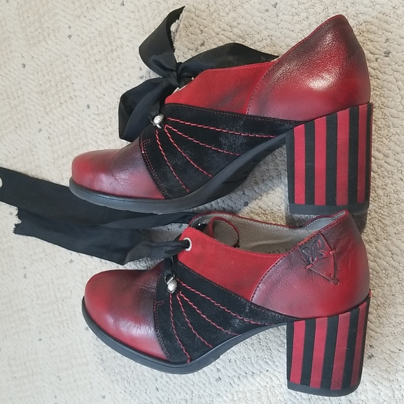 Maciejka Red Ankle Boot Shoes - Picture 4 of 16